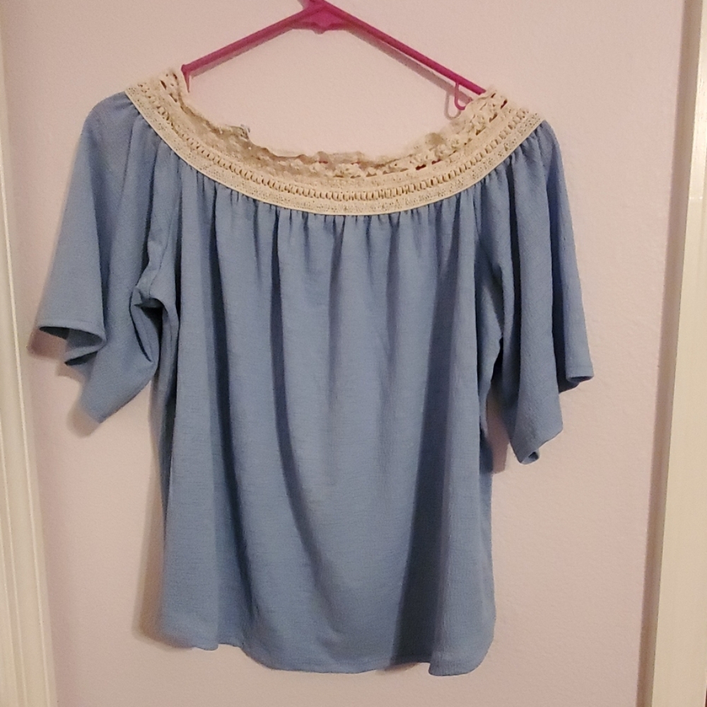 Open shoulder shirt